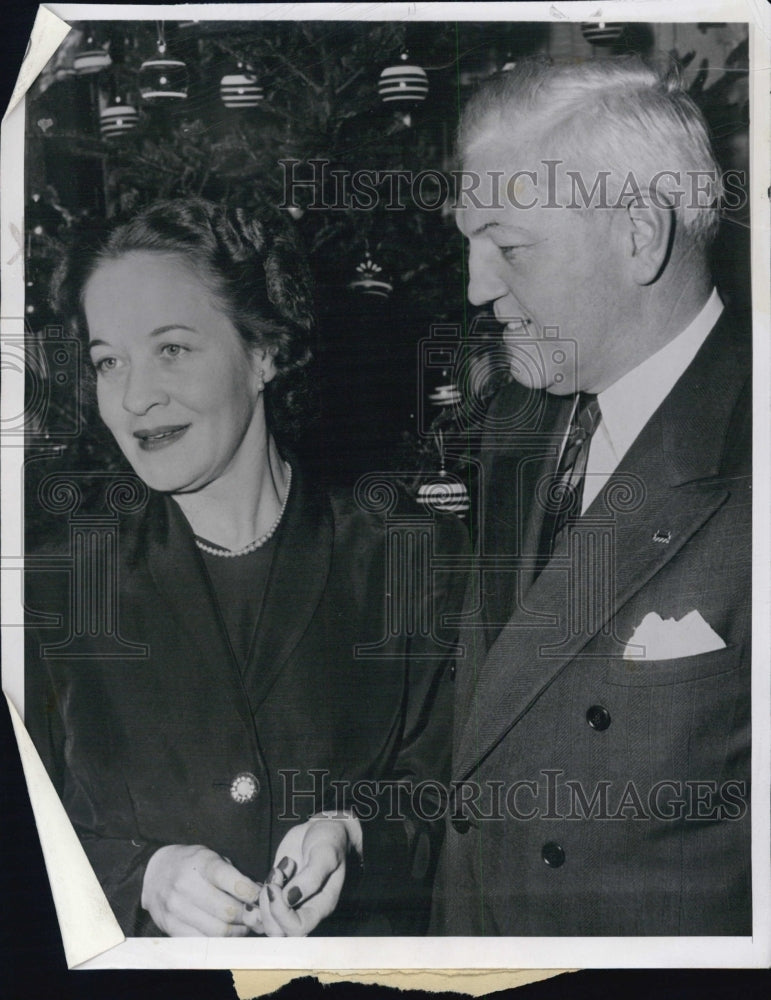 1947 Governor Thomas Herbert Fiancee Mildred Stevenson - Historic Images