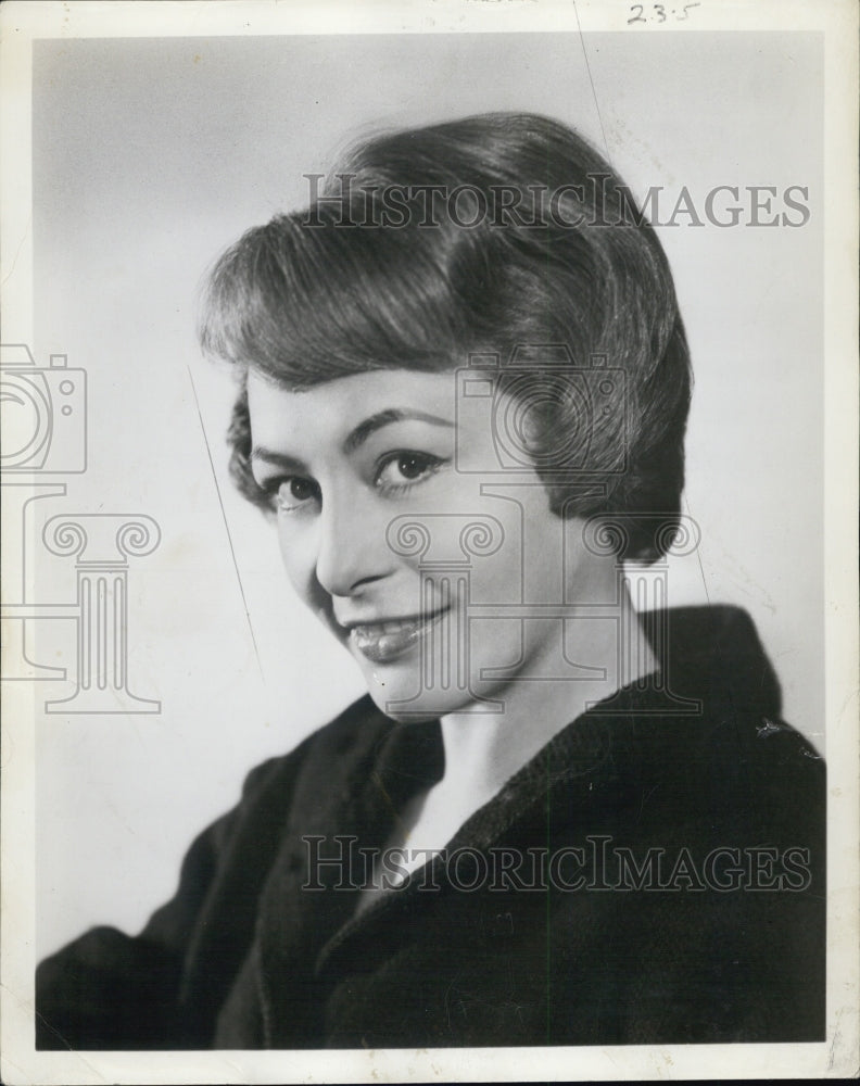 1960 Genevieve - Historic Images