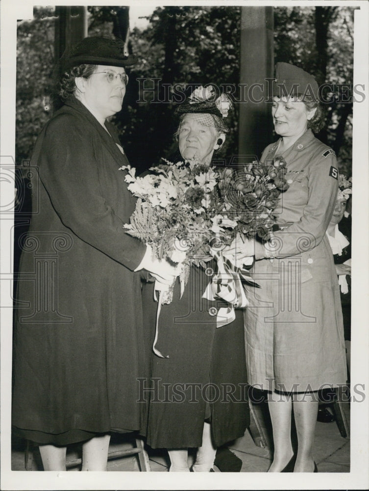 1945 Mrs. Ethel Burton President Auxiliary Merchant Marines Veterans - Historic Images