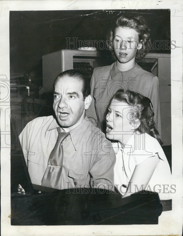 1948 Press Photo Lois Butler Singer Mario Silva Vocal Coach - Historic Images