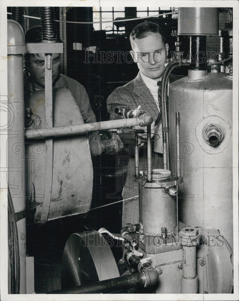 1950 Press Photo Dr John Burwell Professor of Mechanical Engineering - Historic Images