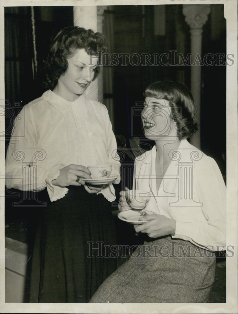 1948 Christine Burtt Freshman Mother Marjorie Lee Freshman Boston - Historic Images