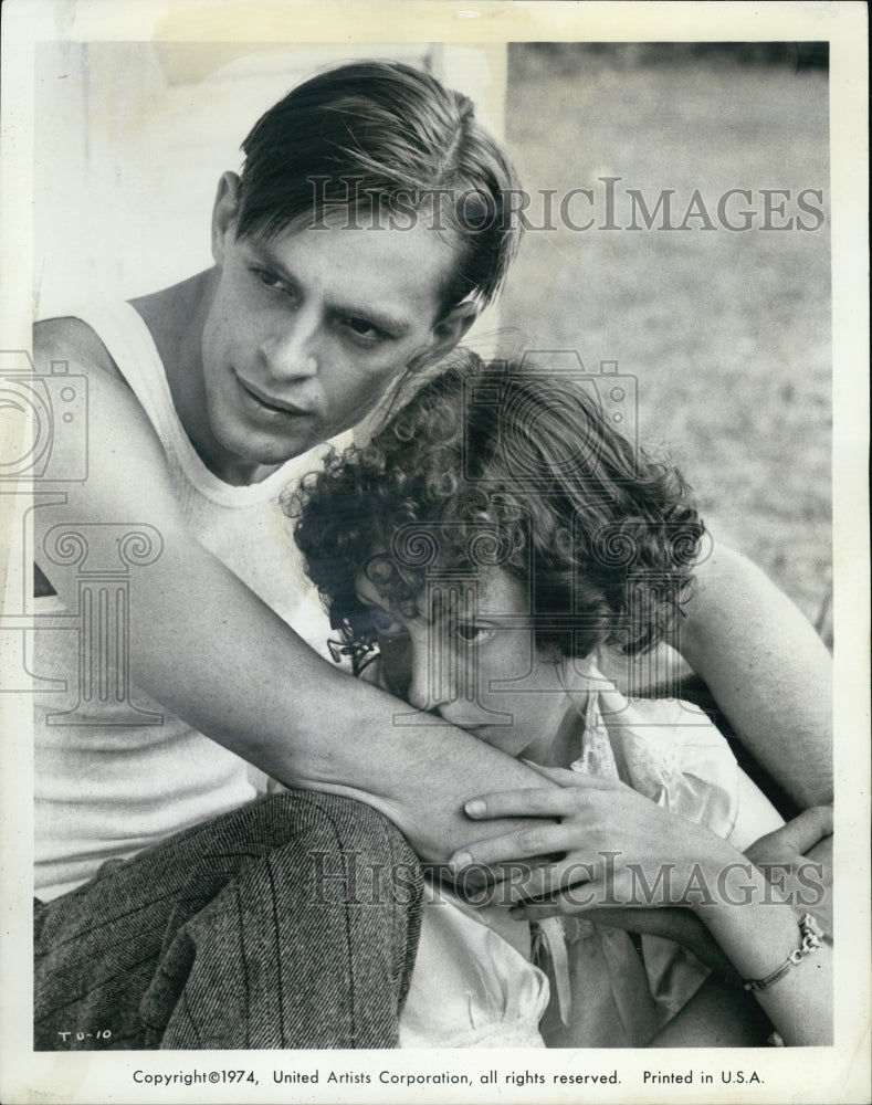 1974 Keith Carradine and Shelley Duvall in Thieves Like Us - Historic Images