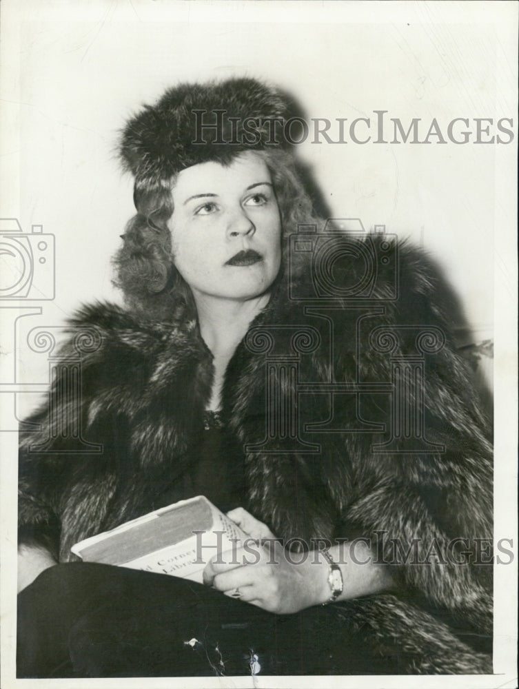 1939 Press Photo Miss Devenette Midford, Canadian Mining Heiress at the Ritz - Historic Images