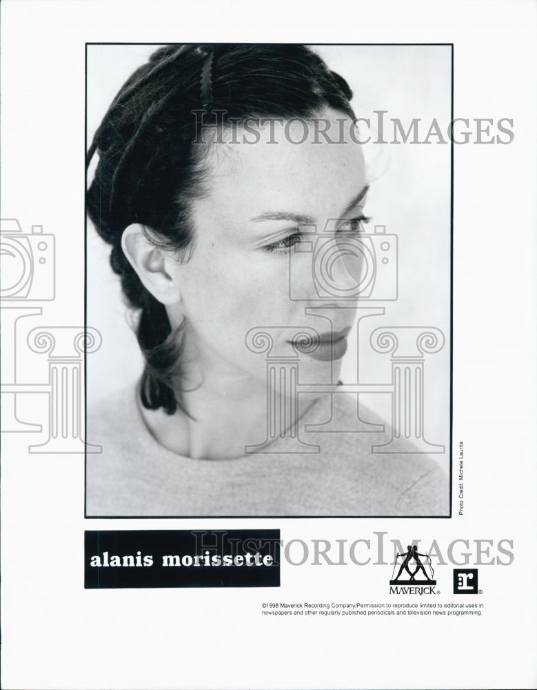 1999 Press Photo Alanis Morissette with Garbage at Fleet Center - Historic Images