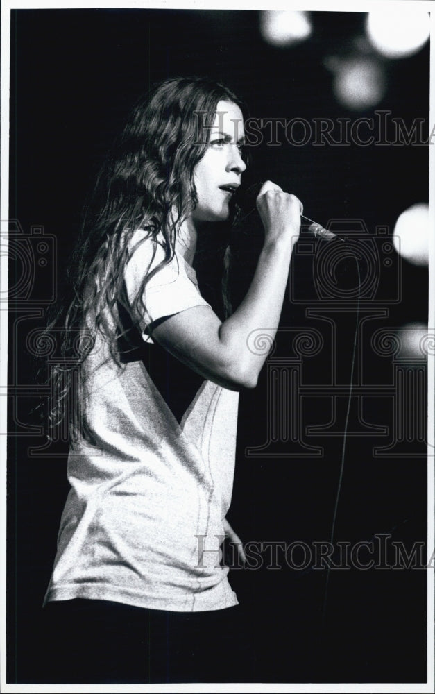 1996 Press Photo Alanis Morissette at Great Woods - Historic Images