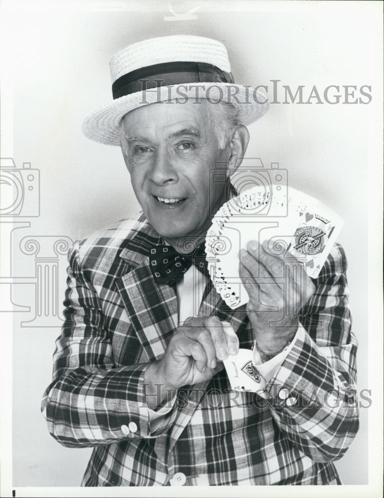1985 Press Photo Harry Morgan stars as Leonard Blacke in "Blacke's Magic" - Historic Images
