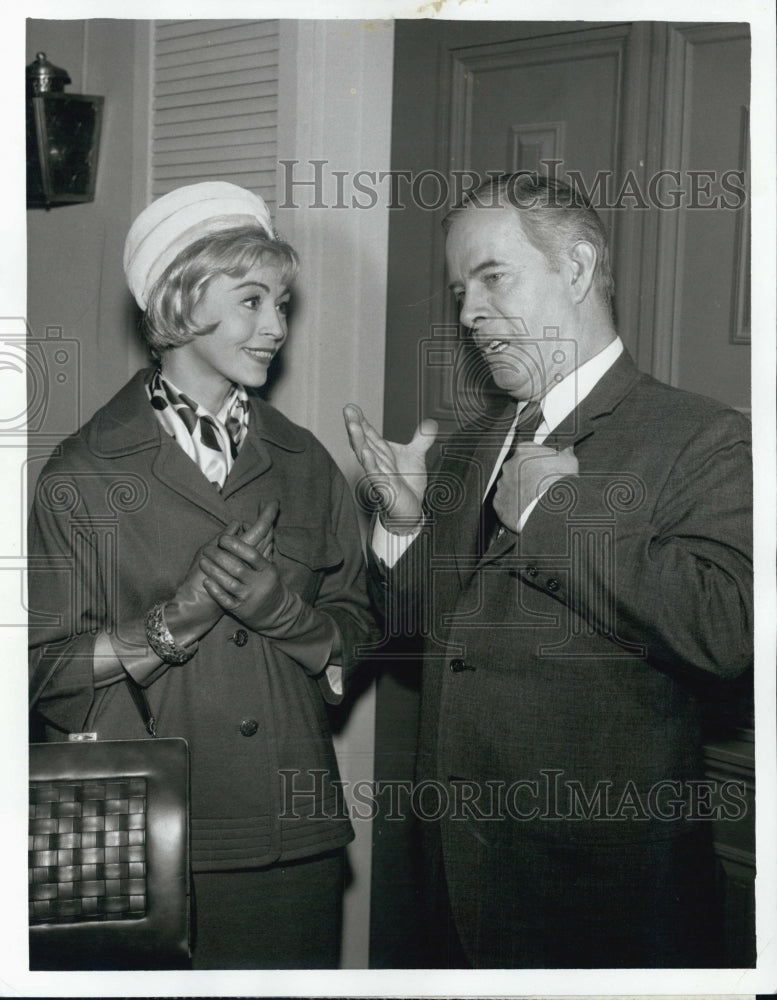 1965 Press Photo Harry Morgan and Virginia Vincent star in &quot;Kentucky Jones&quot; - Historic Images