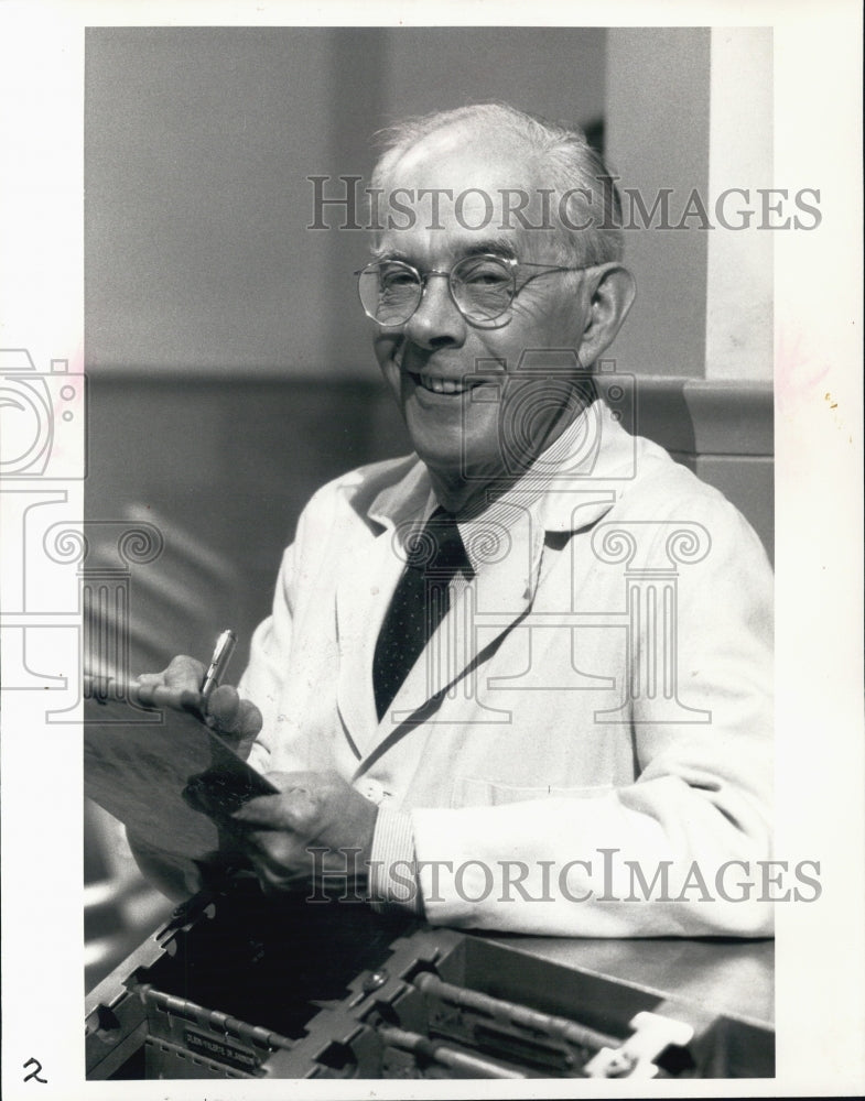 1996 Press Photo Harry Morgan of Mash - Historic Images