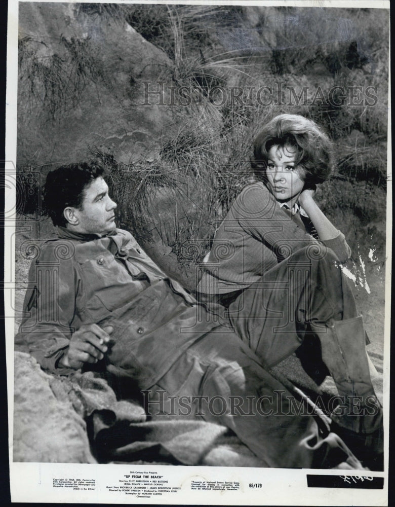 1965 Press Photo Irina Demick"Up From The Beach" - Historic Images