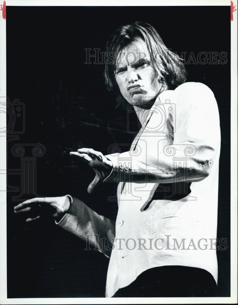 1988 Press Photo Singer Sting at Boston Garden - Historic Images