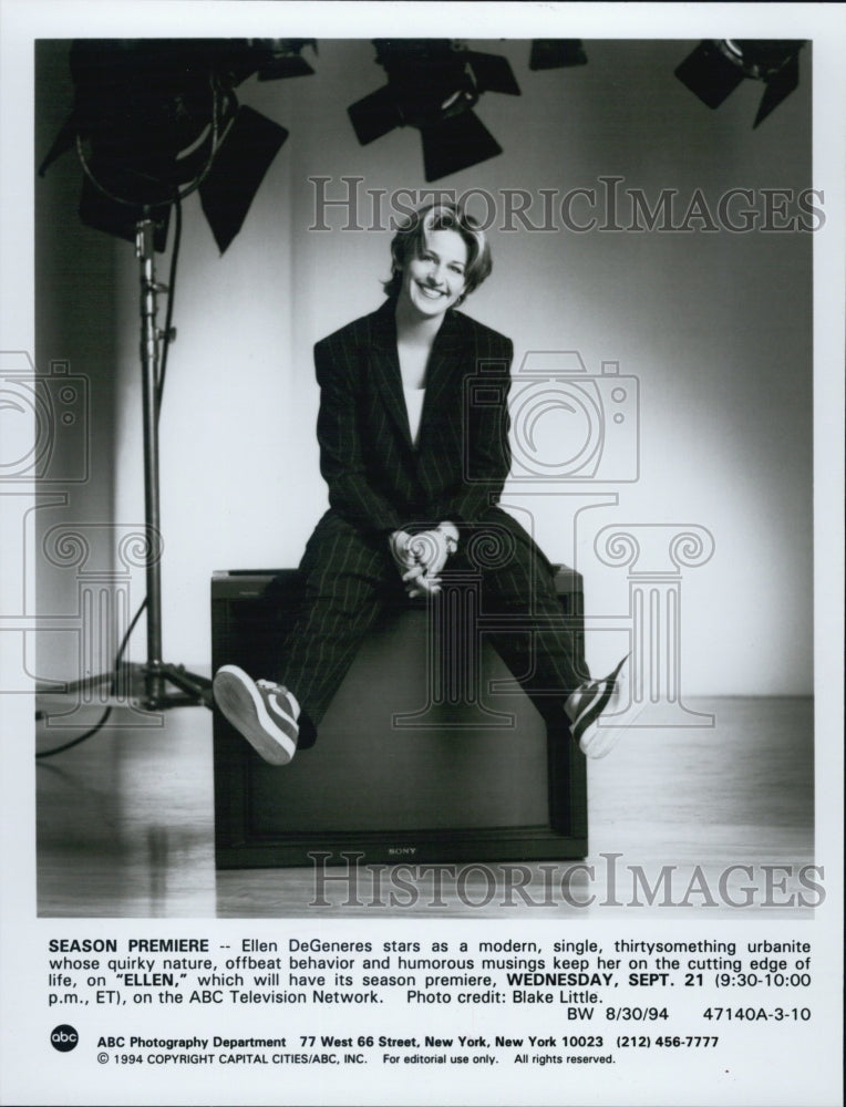 1994 Press Photo Ellen DeGeneres in "Ellen" - Historic Images