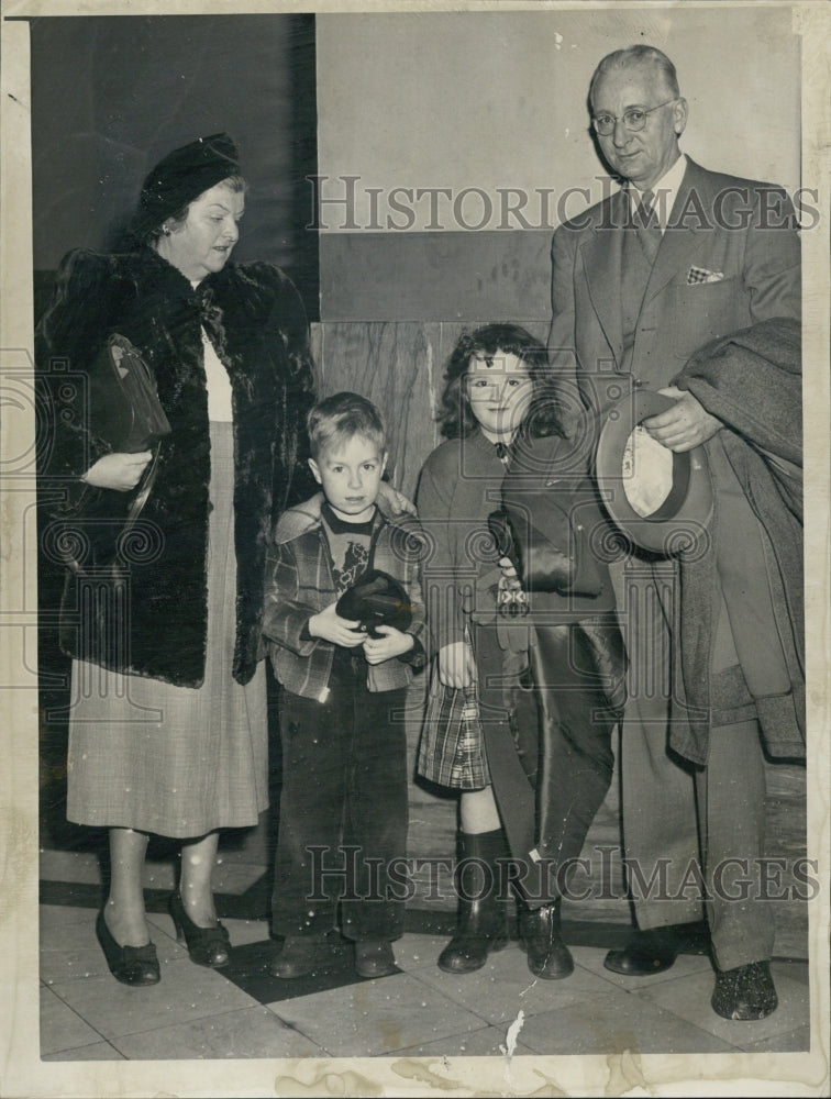 1950 Mr. & Mrs. Walter Delany, Helen Walter seeks children custody - Historic Images