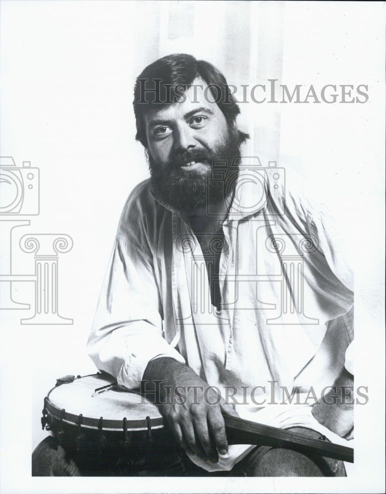 1992 Press Photo Alex Demas presents an enriching program &quot;Tunes &amp; Tales&quot; - Historic Images