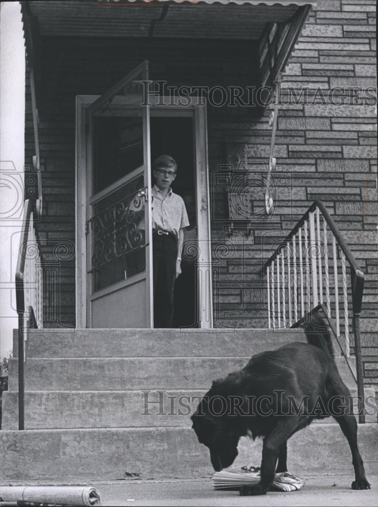 1968 Press Photo At the Dick Rzndski Home - RSH00223 - Historic Images