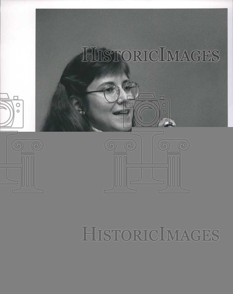 1990 Press Photo Dale Alekal Carlson, Exec,. Dir, Uptown Recycling and pres. - Historic Images