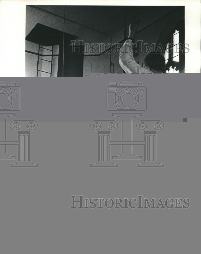 Press Photo Members of the University of Chicago Change-ringing Society Perform - Historic Images