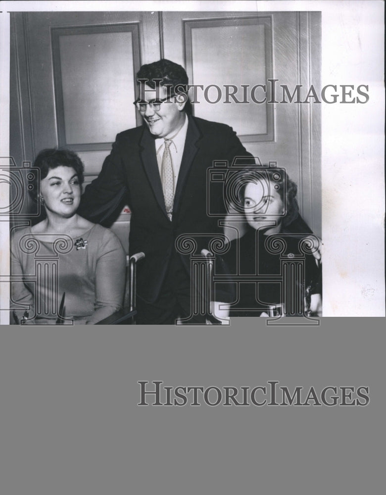 1960 Press Photo University of Illinois, Students and prof. Fomothy J, Na\ugent - Historic Images