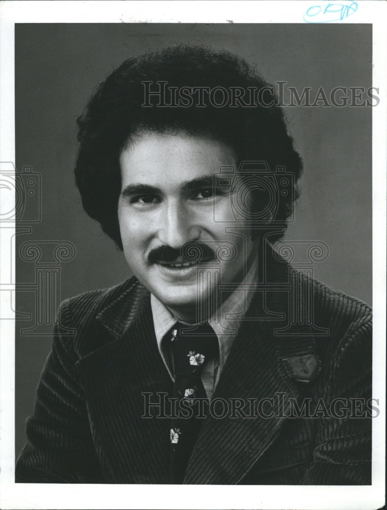 1980 Press Photo Gabe Kaplan  American comedian, actor, poker commentator - Historic Images