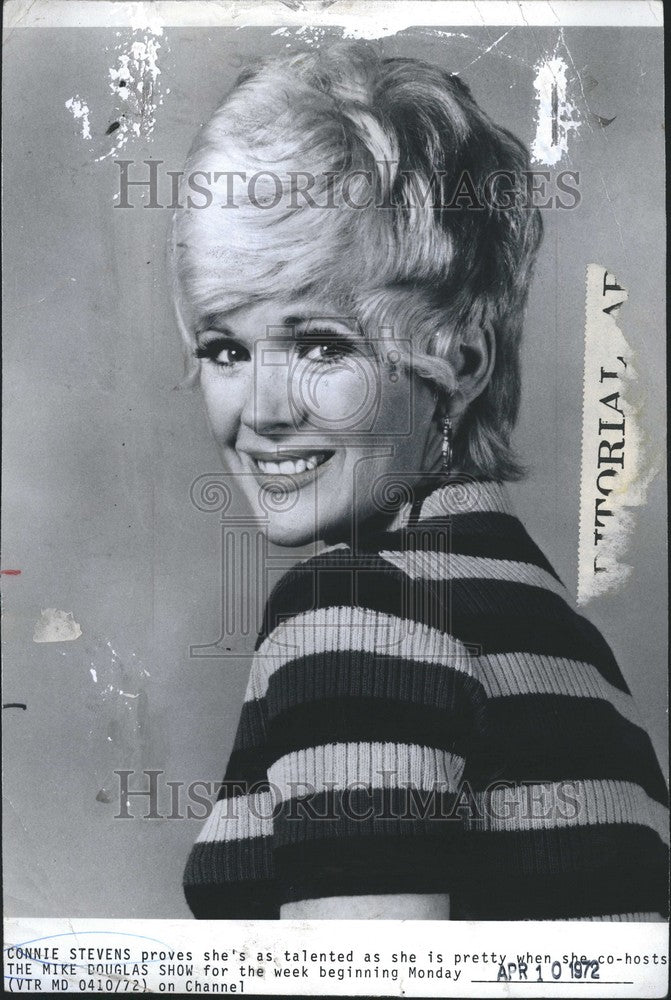 1972 Press Photo Connie Stevens Proves She&#39;s as Talented as She is Pretty - Historic Images