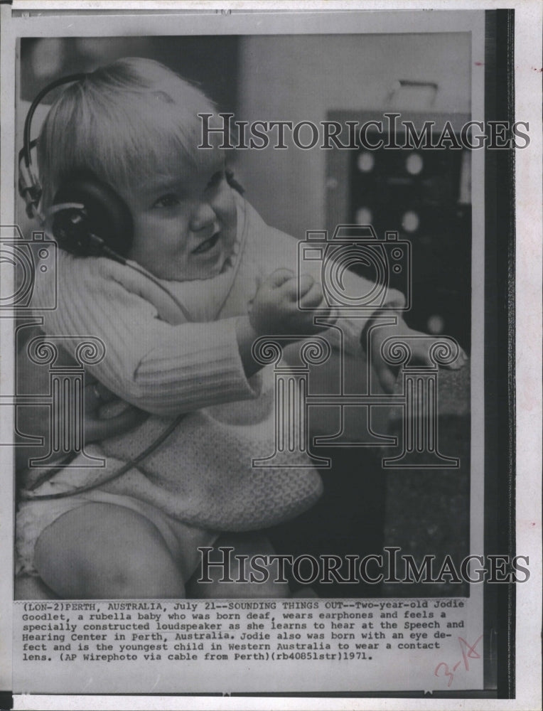 1971 Press Photo Two-Year-Old Jodie Goodlet, a Rubella Baby Bron Deaf - Historic Images