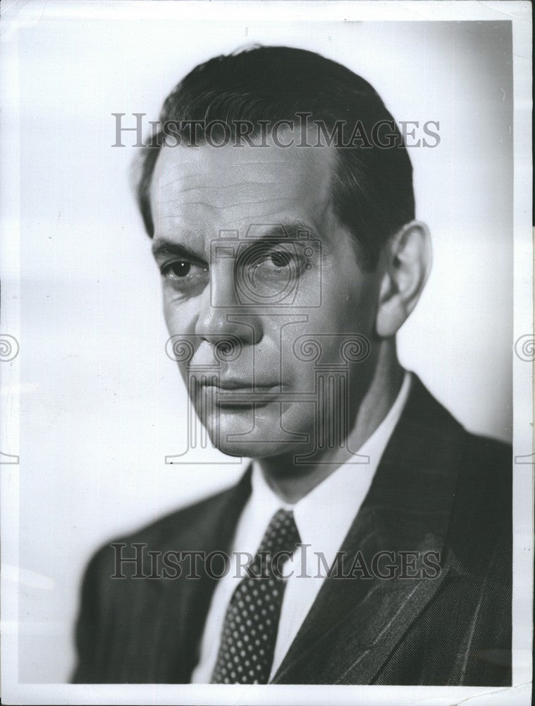 1952 Press Photo Film and Stage Star Raymond Massey is Narrator - RSH01687 - Historic Images
