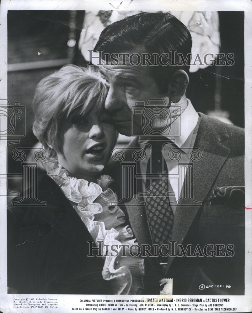 1969 Press Photo Goldie Hawn and Walter Matthew in a Scene &quot;Cactus Flower&quot; - Historic Images