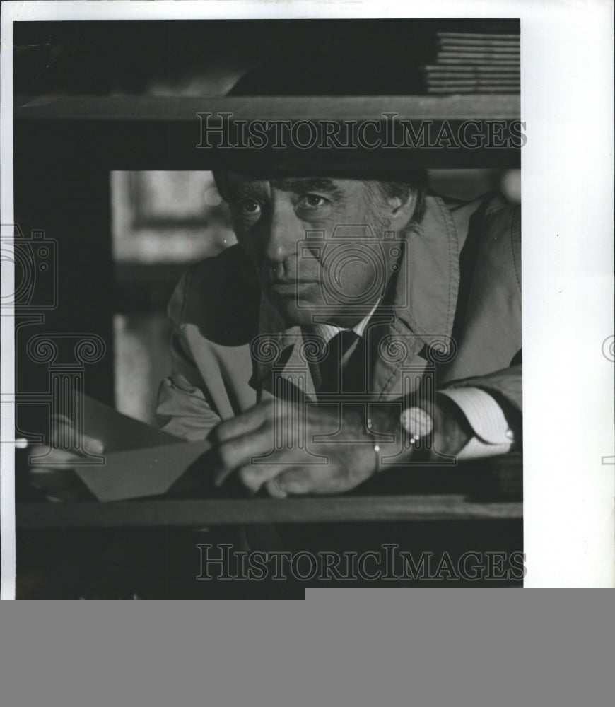 Press Photo Peter Lawford Stars as the Author, Ellery Queen, in "World Premiere - Historic Images
