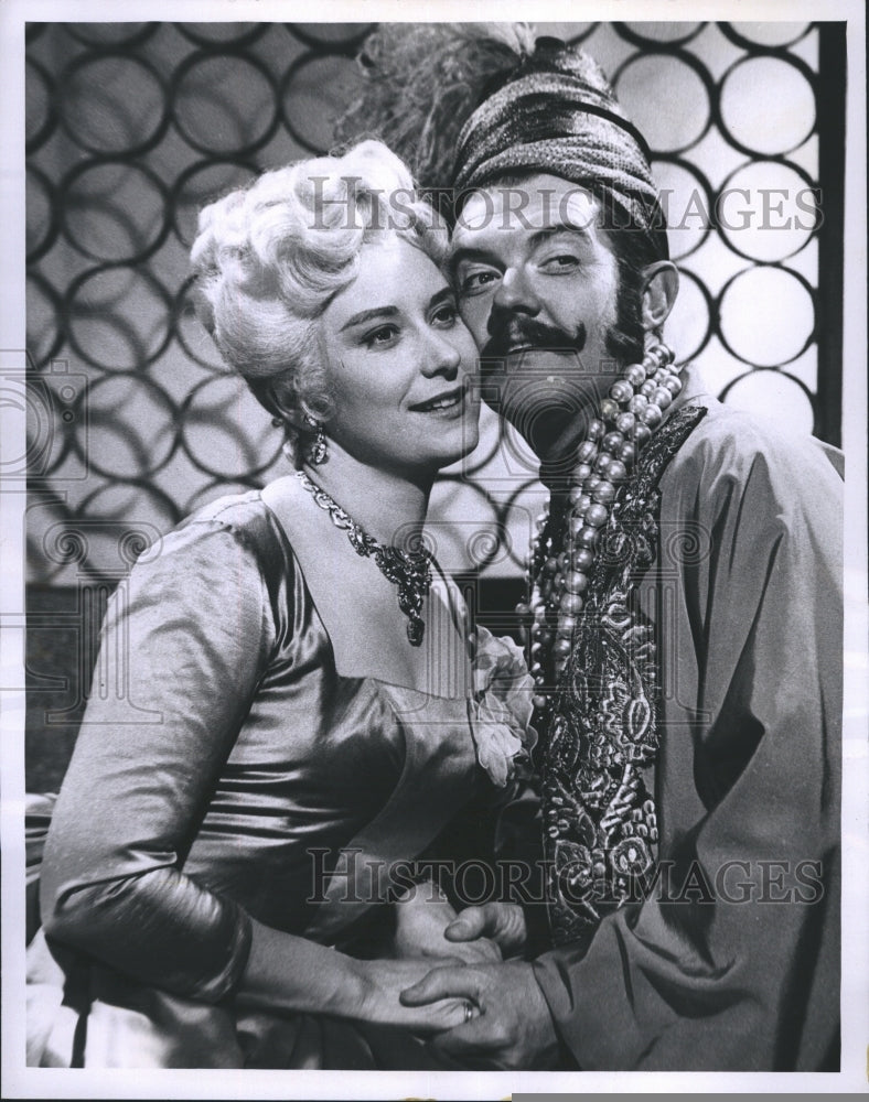 1958 Press Photo Frances Bible is Cast as Dorabella, and Mac Morgan - Historic Images