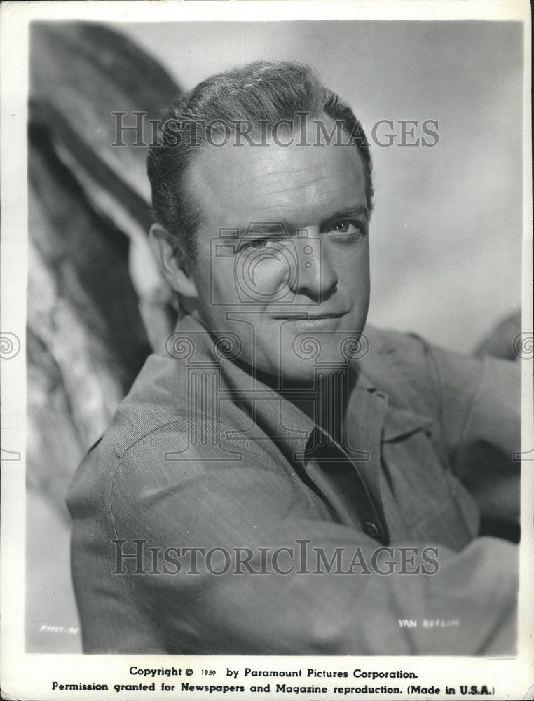 1960 Press Photo Van Heflin in Hub Mon - RSH02937 - Historic Images