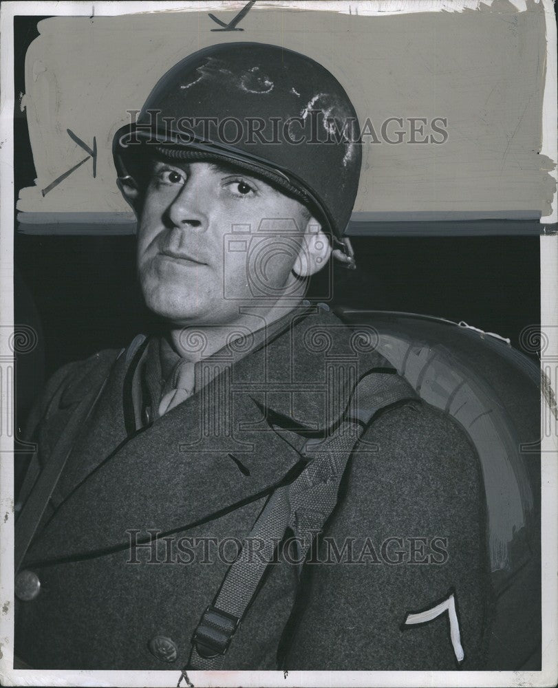 1945 Press Photo With an &quot; I Mean Business&quot; Look in His Eyes, American Soldier - Historic Images