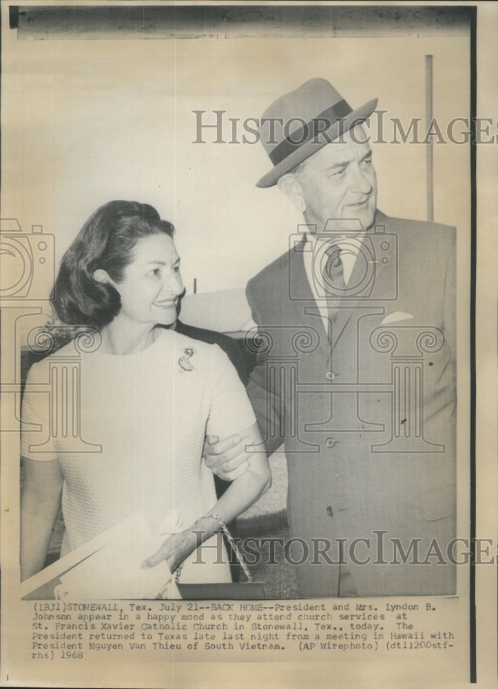 1968 Press Photo President and Mrs. Lyndon B. Johnson Appears CHurch - Historic Images