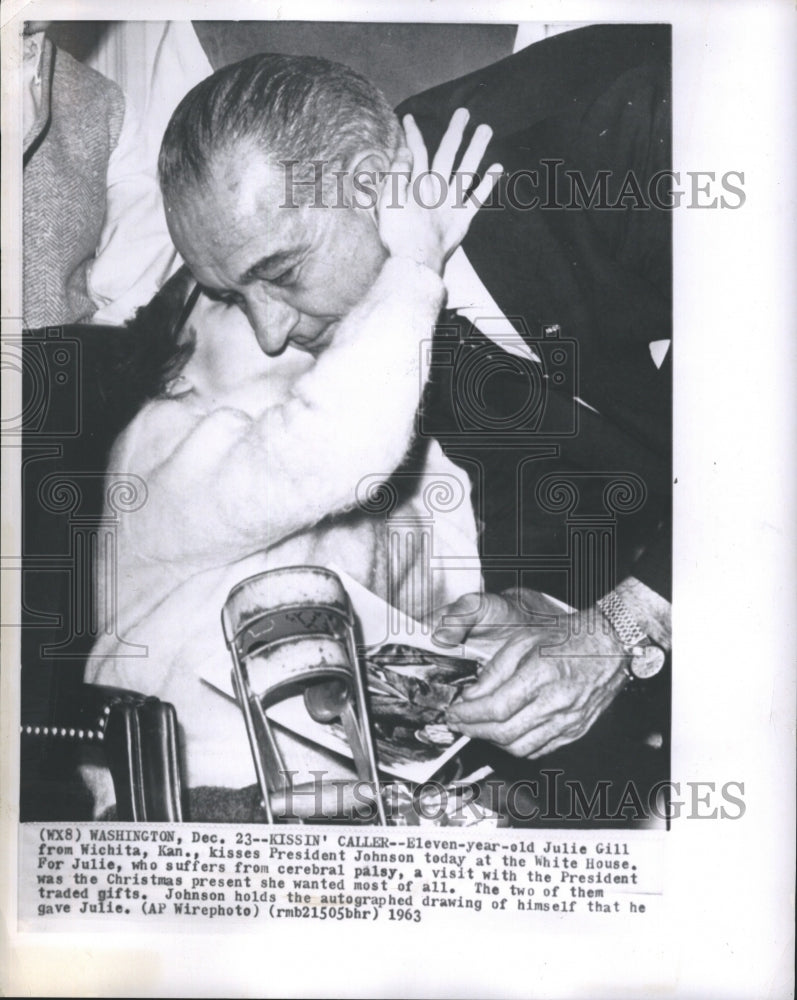 1963 Press Photo Eleven-Year-Old Julie Gill From Wichita, Kan.President Johnson - Historic Images