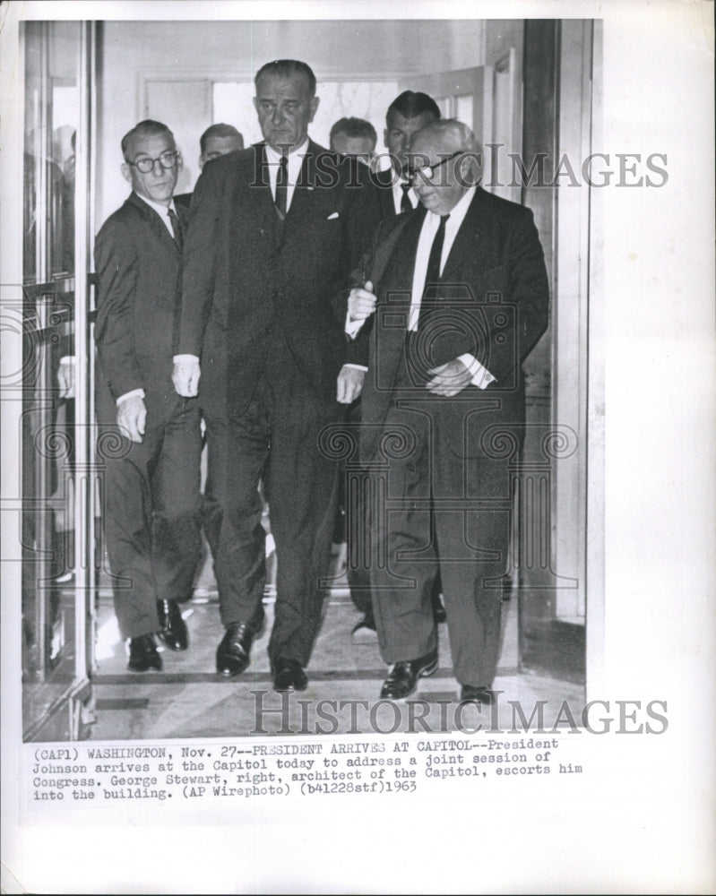 1963 Press Photo President Johnson Arrives at the Capitol today to Joint Session - Historic Images