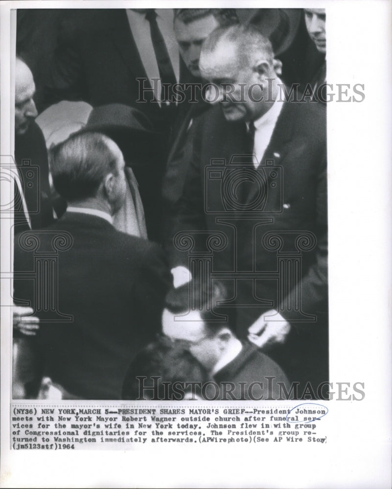 1974 Press Photo President Johnson Meets with New York Mayor Robert Wagner - Historic Images