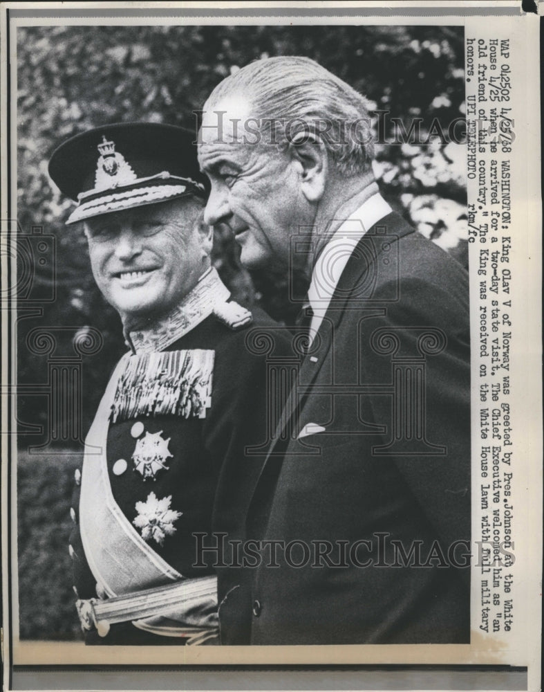 1948 Press Photo King Olav V od Norway was greeted by Pres. Johnson - Historic Images