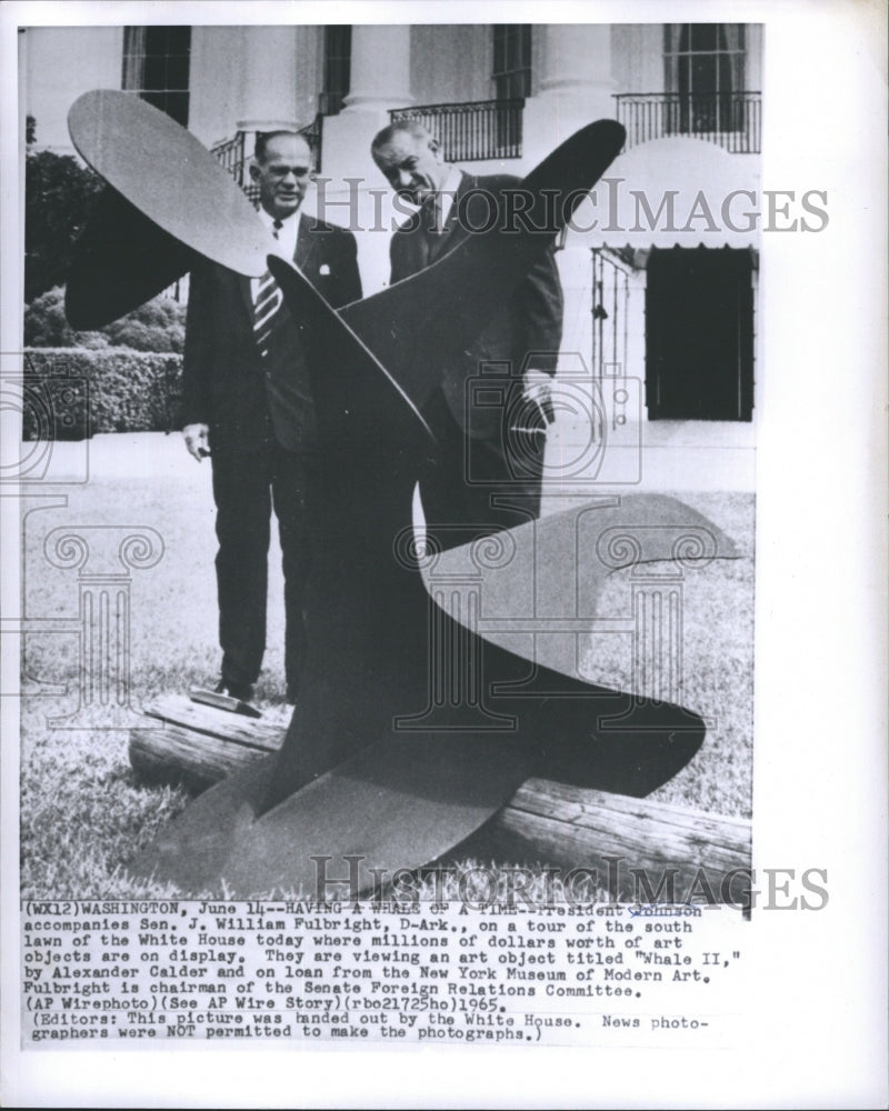 1965 Press Photo President Johnson Accompanies Sen. J. William Fulbright, D-Ark. - Historic Images