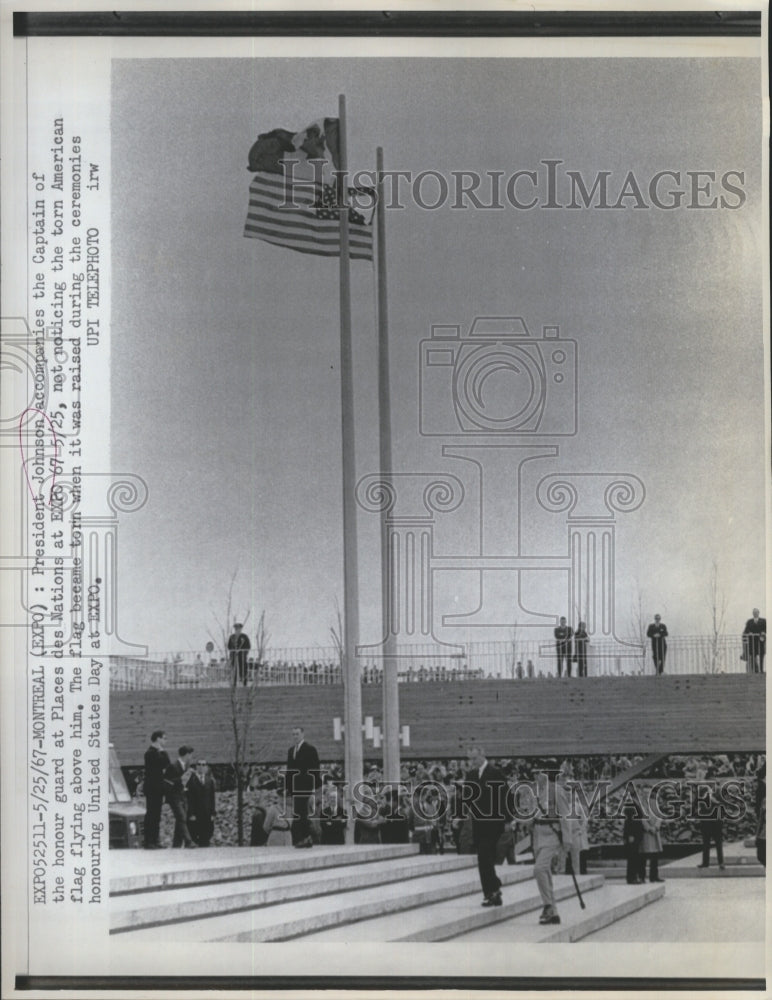 1967 Press Photo President Johnson Accompanies the Captain of Honor Guard - Historic Images