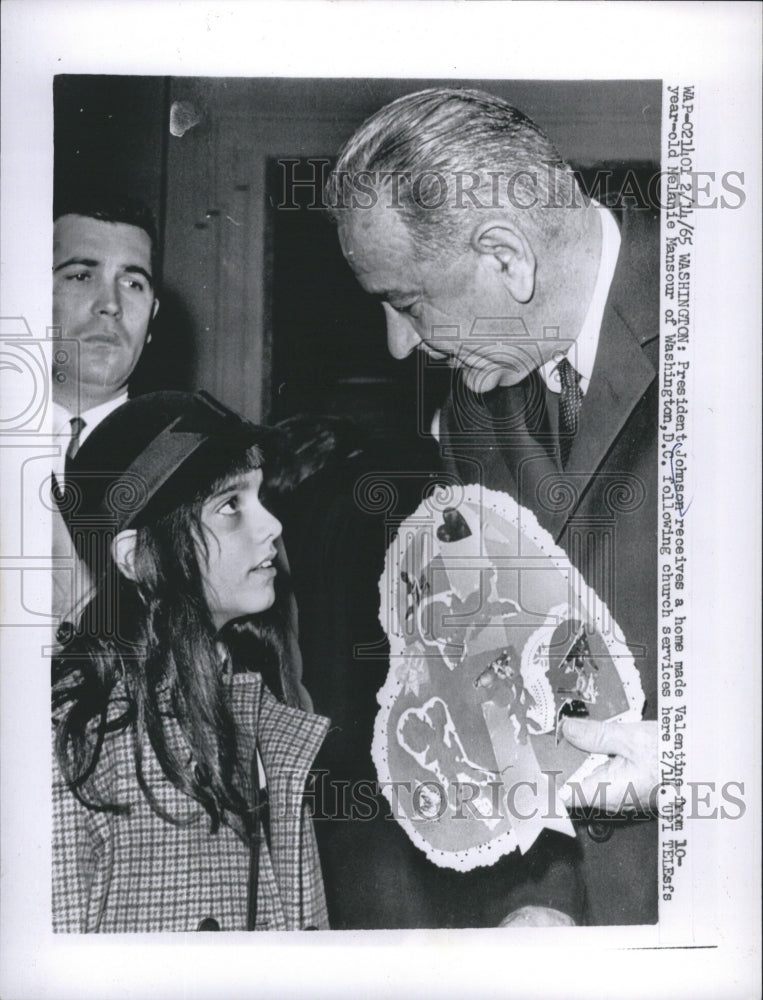 1965 Press Photo President Johnson Receives a Home Made Valention - RSH04059 - Historic Images