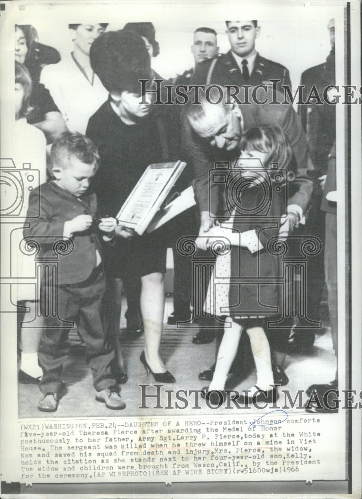 1966 Press Photo President Johnson Comforts Five-Year-Old Theresa Pierca - Historic Images