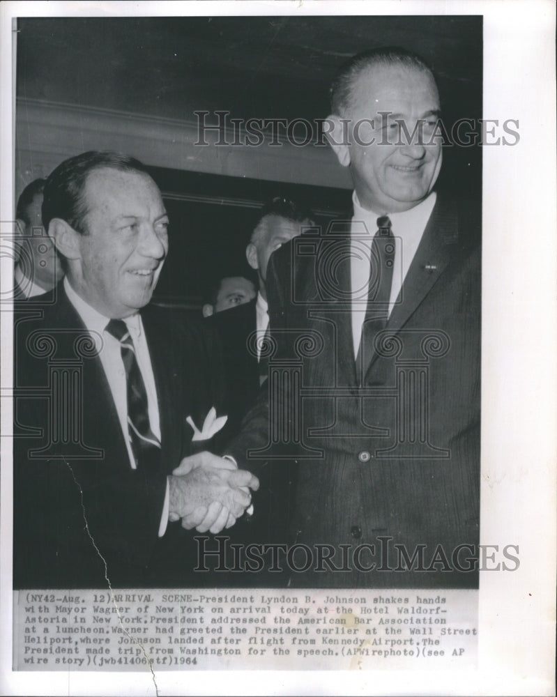 1964 Press Photo President Lyndon B. Johnson Shakes Hands With Mayor Wagner - Historic Images