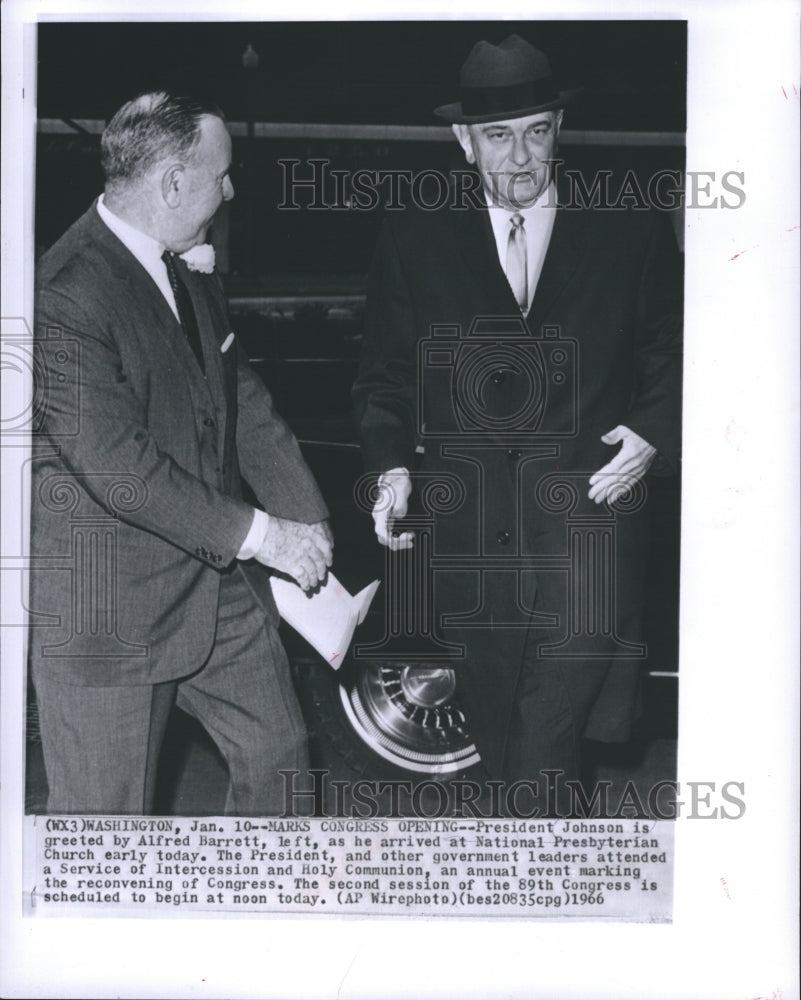 1966 Press Photo President Johnson is Greeted by Alfred Harrett - RSH04237 - Historic Images