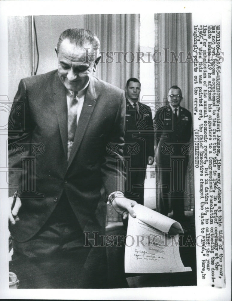 1966 Press Photo President Johnson, Like Many Others at This Time of the Year - Historic Images