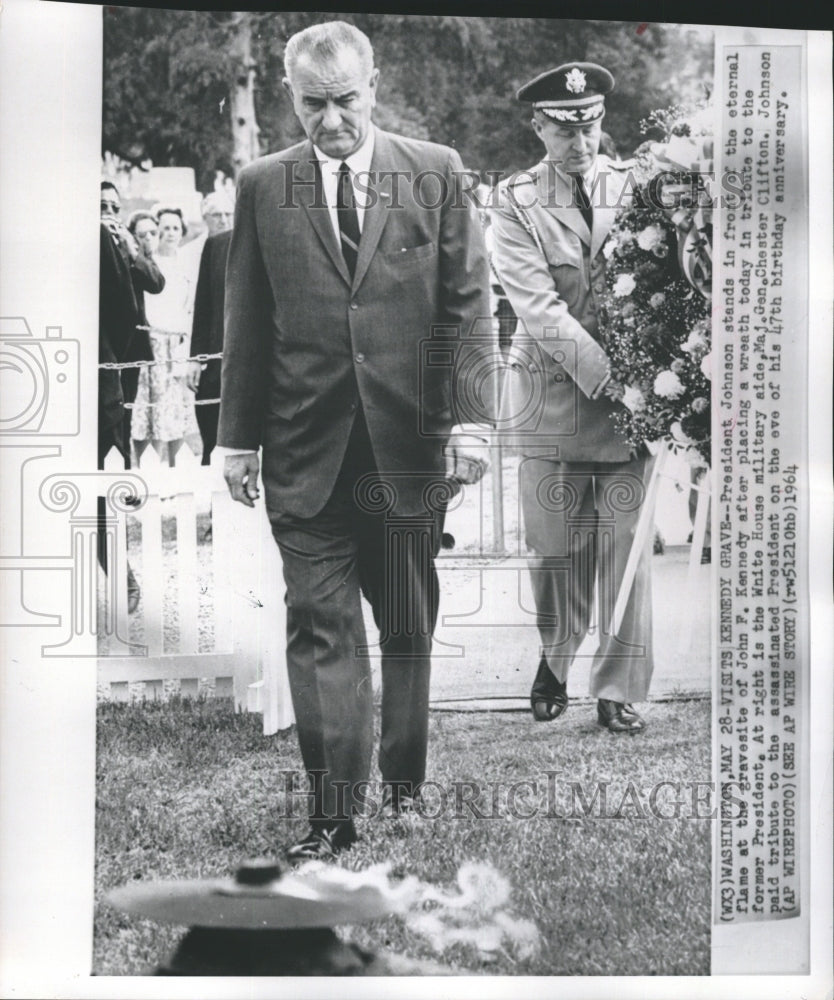 1964 President Johnson Stands in Front of the Eternal Flame-Historic Images