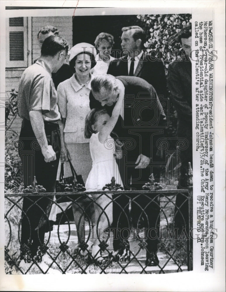 1954 President Johnson Bends Down to Receive a Hug From Courtney-Historic Images