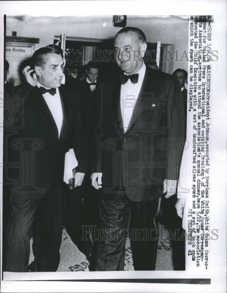 1964 Press Photo President Johnson, Escorted by Merriman Smith, White House - Historic Images