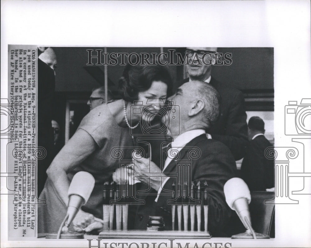 1965 Press Photo president Johnson Hands First Lady Pen Used Today - Historic Images