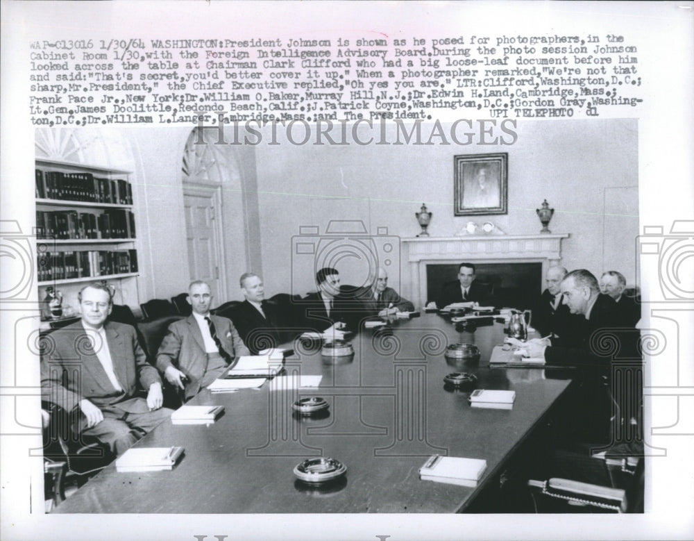 1964 Press Photo President Johnson is Shown as He Posed for Photographed - Historic Images