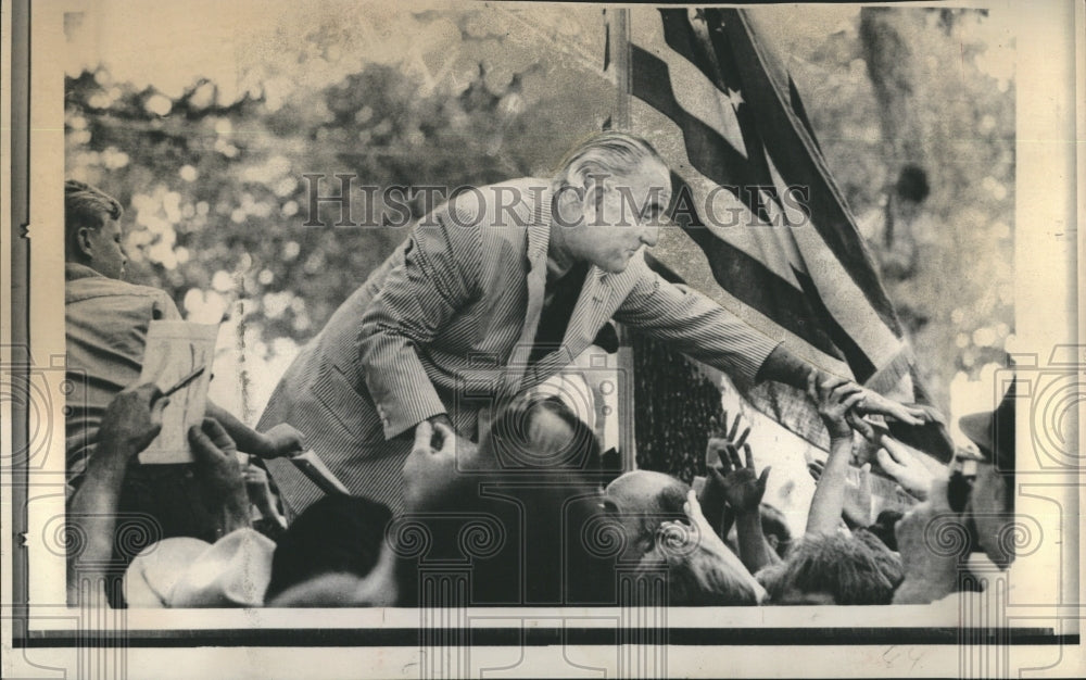 Press Photo Former President Johnson Presses the Flesh at Ceremonies - Historic Images