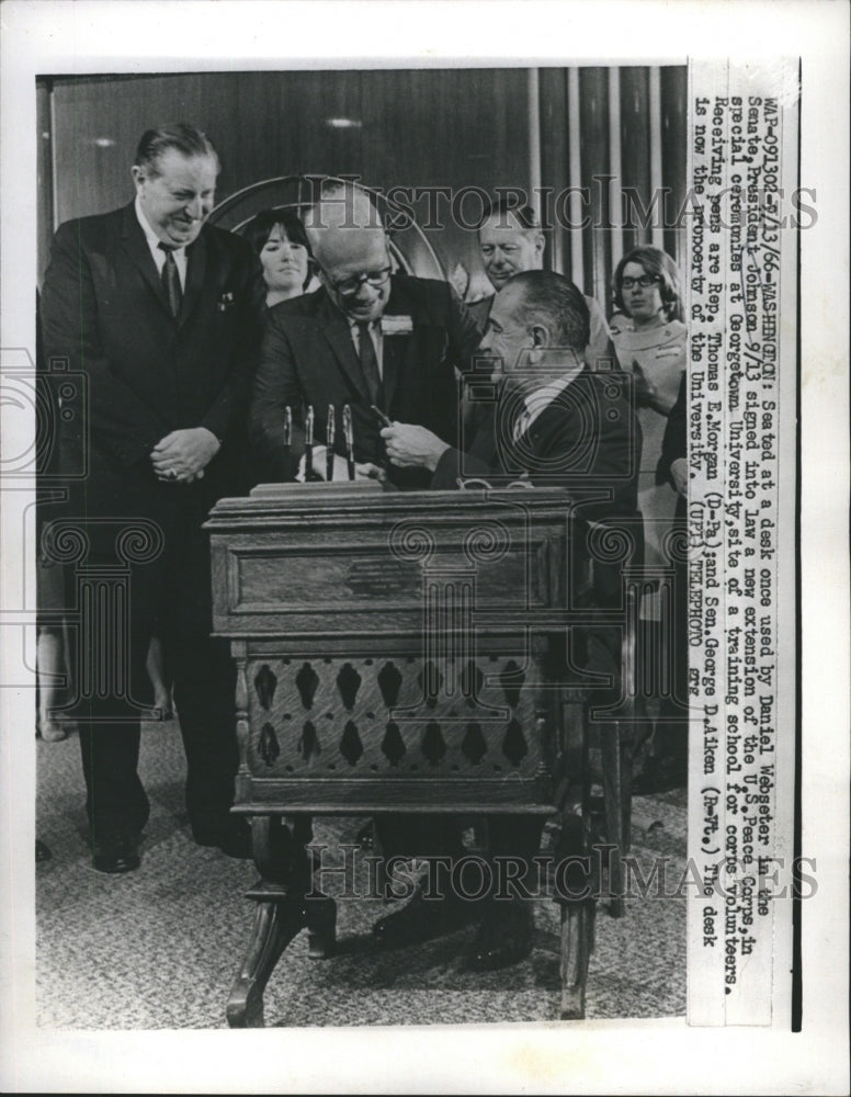 1966 Press Photo Seated at Desk Once Danial Webseter in President Johnson - Historic Images